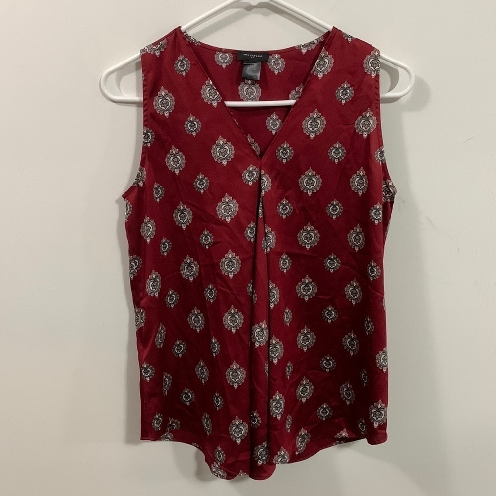 Ann Taylor Sleeveless blouse Size XS great office / career good condition